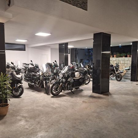 Hotel Qurku 2 Sarandë Exteriör bild